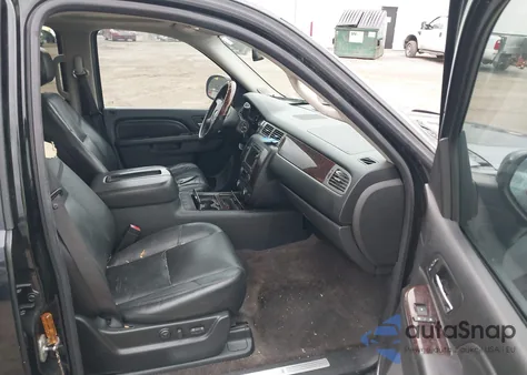 2010 GMC Yukon Xl 1500 Denali from USA, damaged, VIN 1GKUKMEF8AR253780